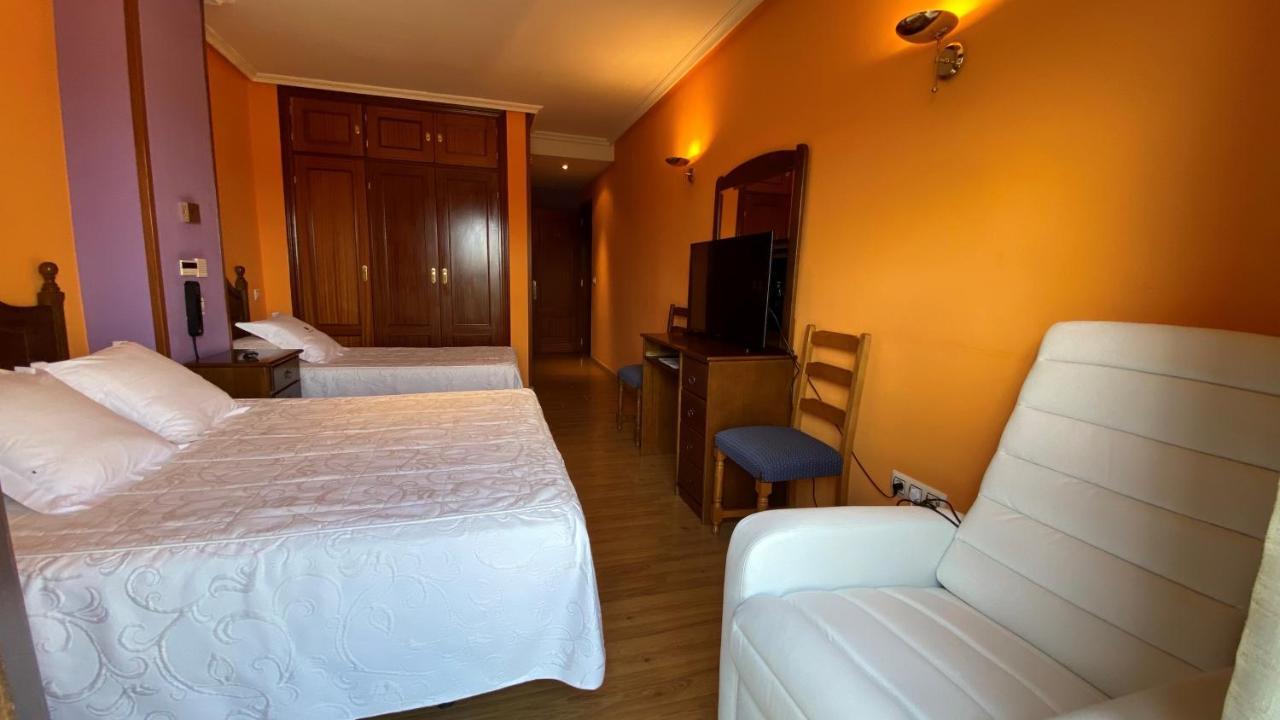 Hotel Tierra De Lobos à Puebla de Sanabria Extérieur photo