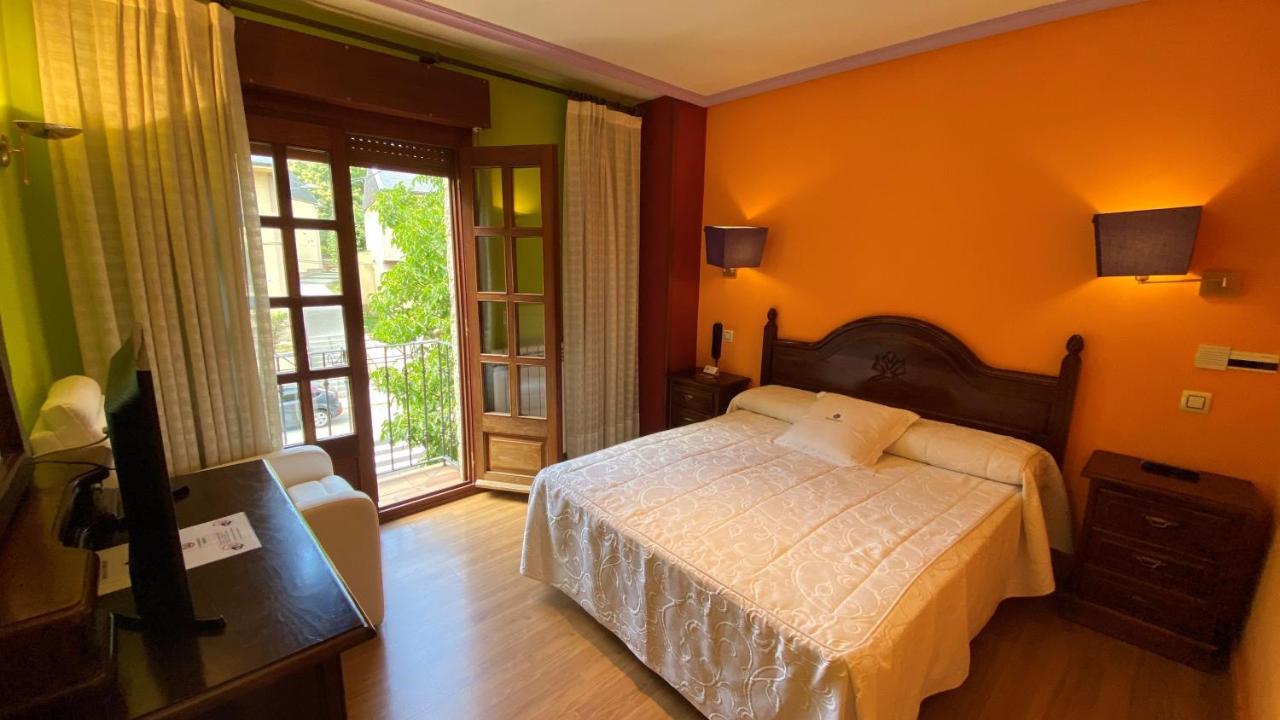 Hotel Tierra De Lobos à Puebla de Sanabria Extérieur photo
