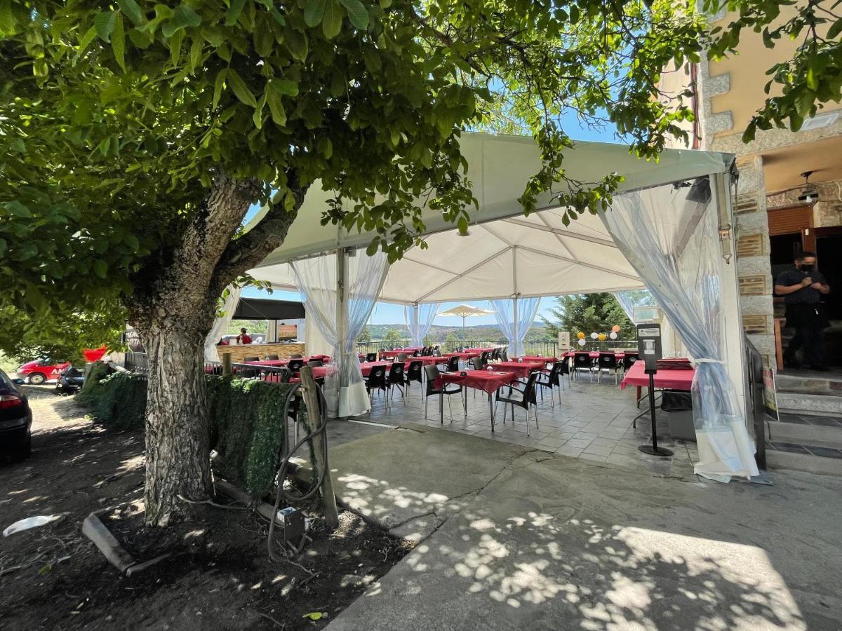 Hotel Tierra De Lobos à Puebla de Sanabria Extérieur photo