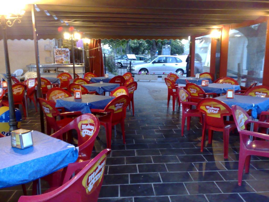 Hotel Tierra De Lobos à Puebla de Sanabria Extérieur photo